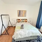 Cricklewood Broadway Guest Home