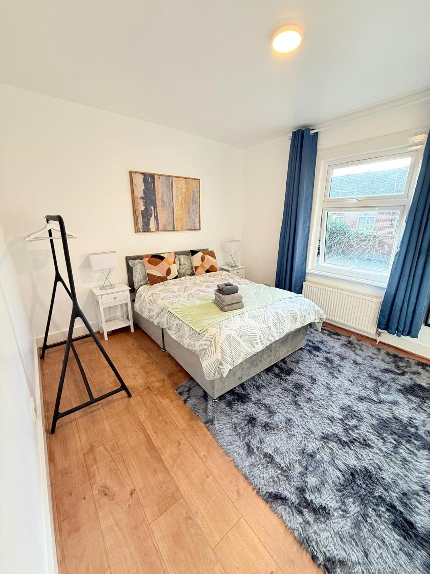 Cricklewood Broadway Guest * Londres